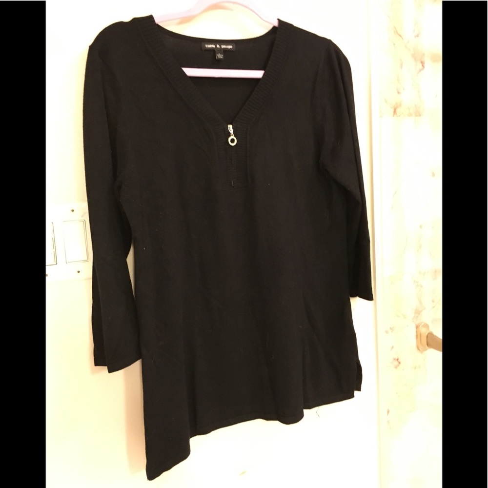 Cable and Gauge long sleeve v neck light sweater L